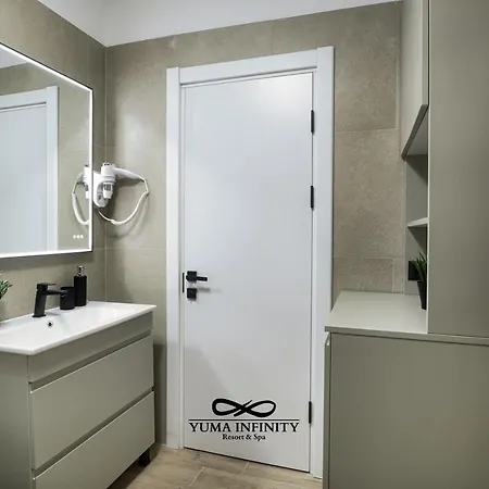 Yuma - Jacuzzi & Sauna Infinity Apartment *