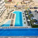 Yuma In Infinity Pool & * Navodari