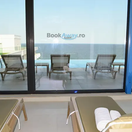 Yuma In Infinity Pool &